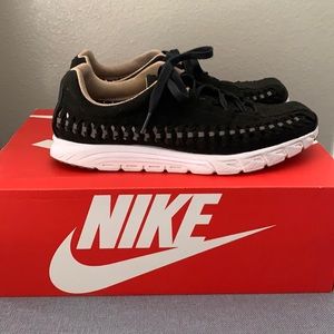 Women’s Nike Mayfly size 9.5
